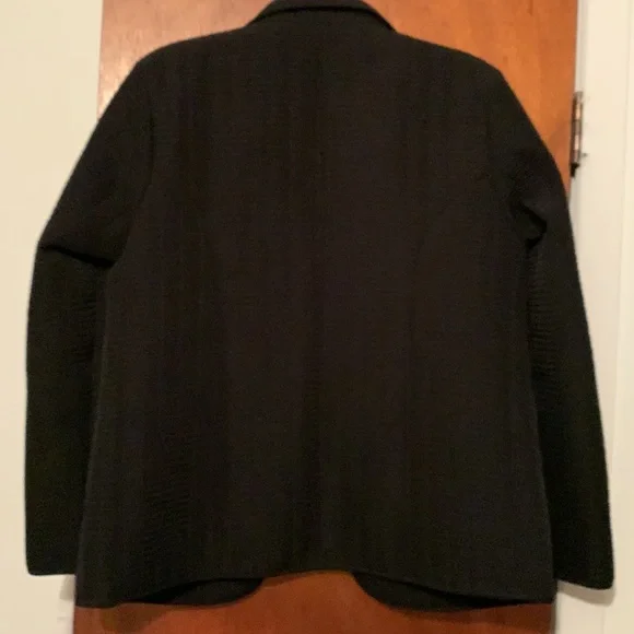 Gallery black quilted, car jacket lightly used - Picture 3 of 9